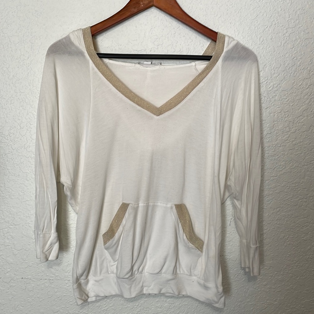 Hooded lounge shirt.